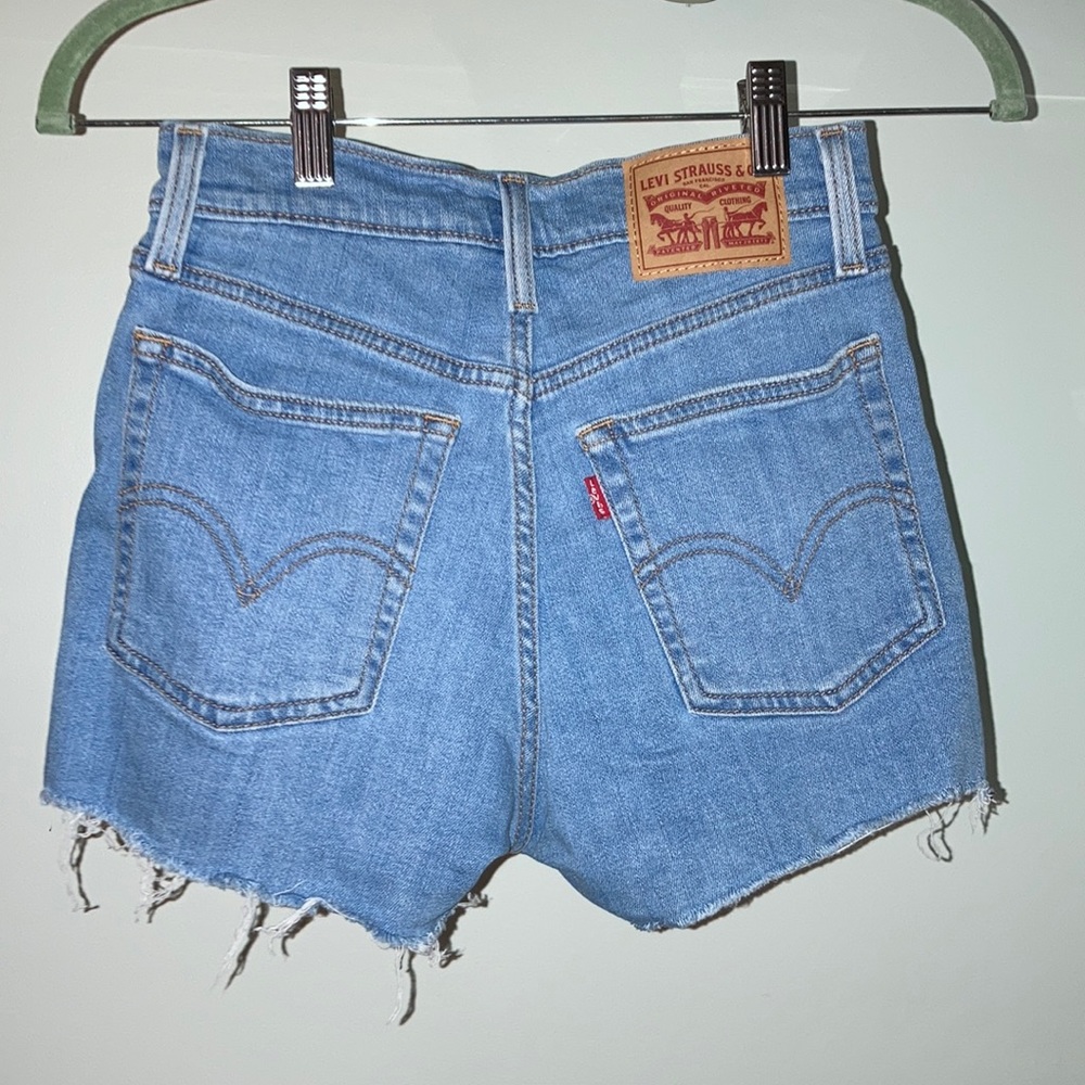 Levis high rise shorts - Picture 1 of 4